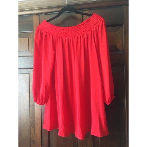 Off-shoulder red dress Forever 21 - Picture 2 of 3